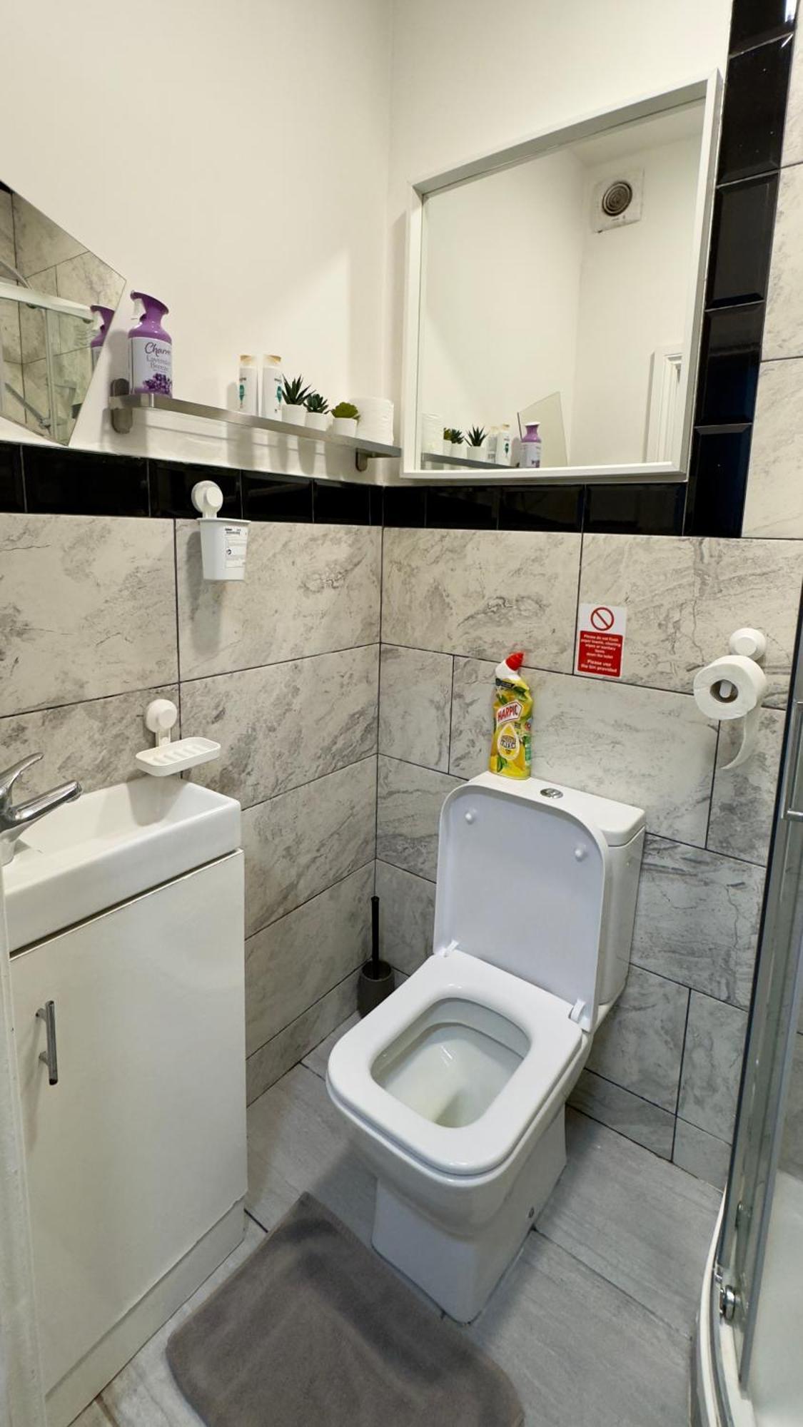 Appartamento Guest & Rest 2 Londra Esterno foto